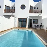 Rosa Gadis Villa