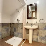 Rosa Gadis Villa