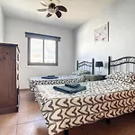 Rosa Gadis Villa